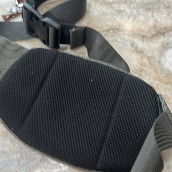 KAVU bag spectator.  New worn less than 5x - Picture 8 of 11